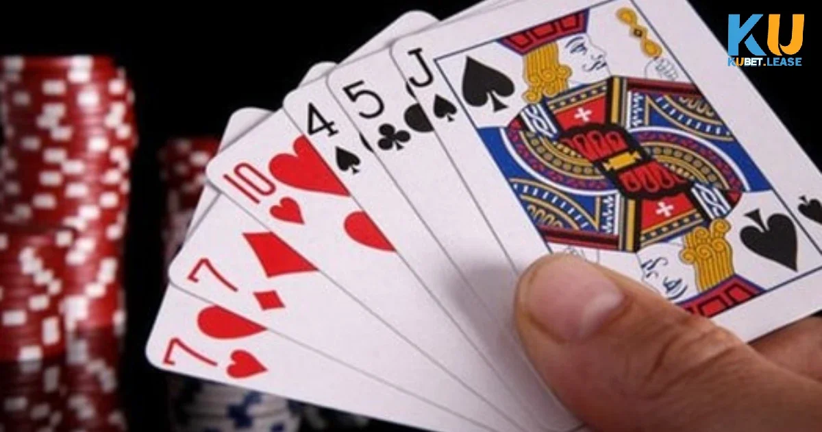 Chiến Thuật Đánh Tiến Lên Tại Kubet – Không Cần Bài Đẹp Vẫn Thắng Lớn 4 Khi bạn đã quyết định giữ bài và phản đòn, việc quan sát và phân tích đối thủ trở thành nhiệm vụ quan trọng